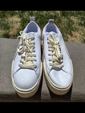 Puma White Low-Top Sneakers with Cream Laces